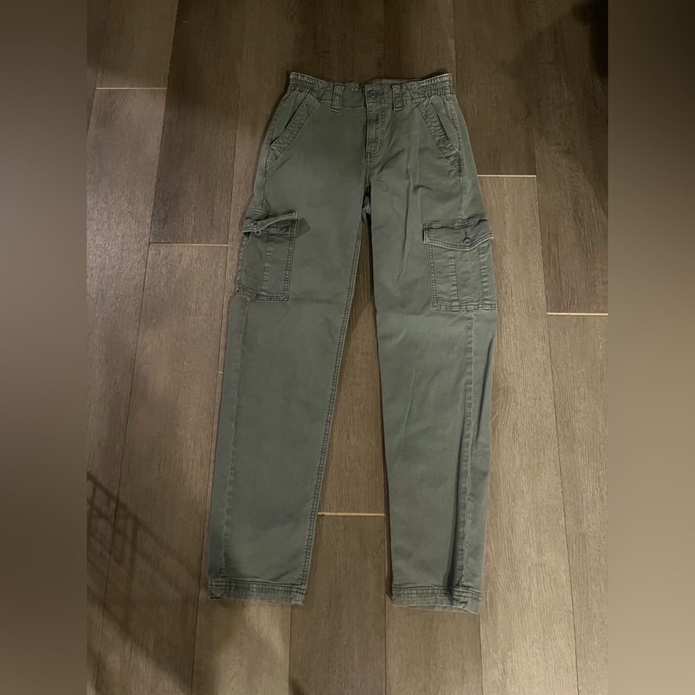 American Eagle Outfitters Women’s Cargo Pants in Dark Green